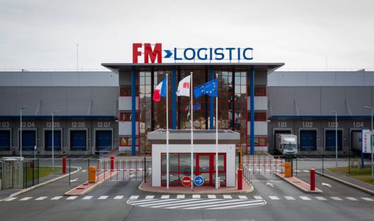 Сотрудники складов FM Logistic в г. Mszczonów (Варшава). Разнорабочие